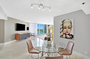 Sun-Kissed & Sunshine! Direct Water and City Views